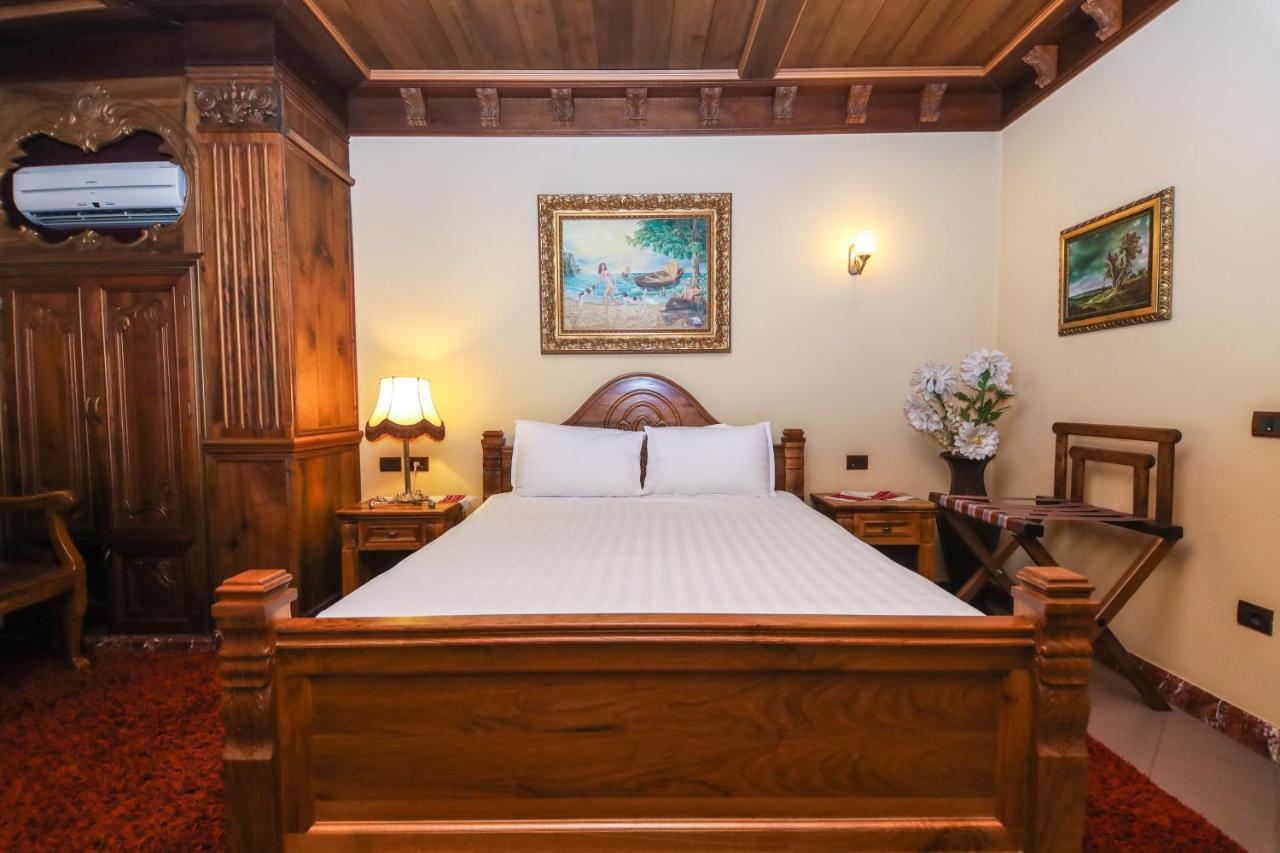 Brilant Antik Hotel Tirana Exterior photo