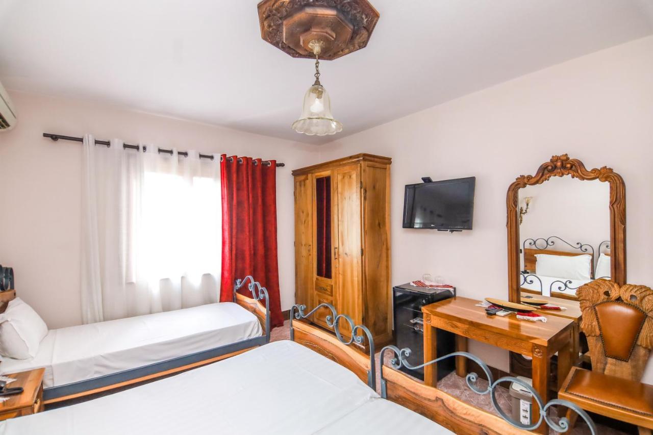 Brilant Antik Hotel Tirana Exterior photo