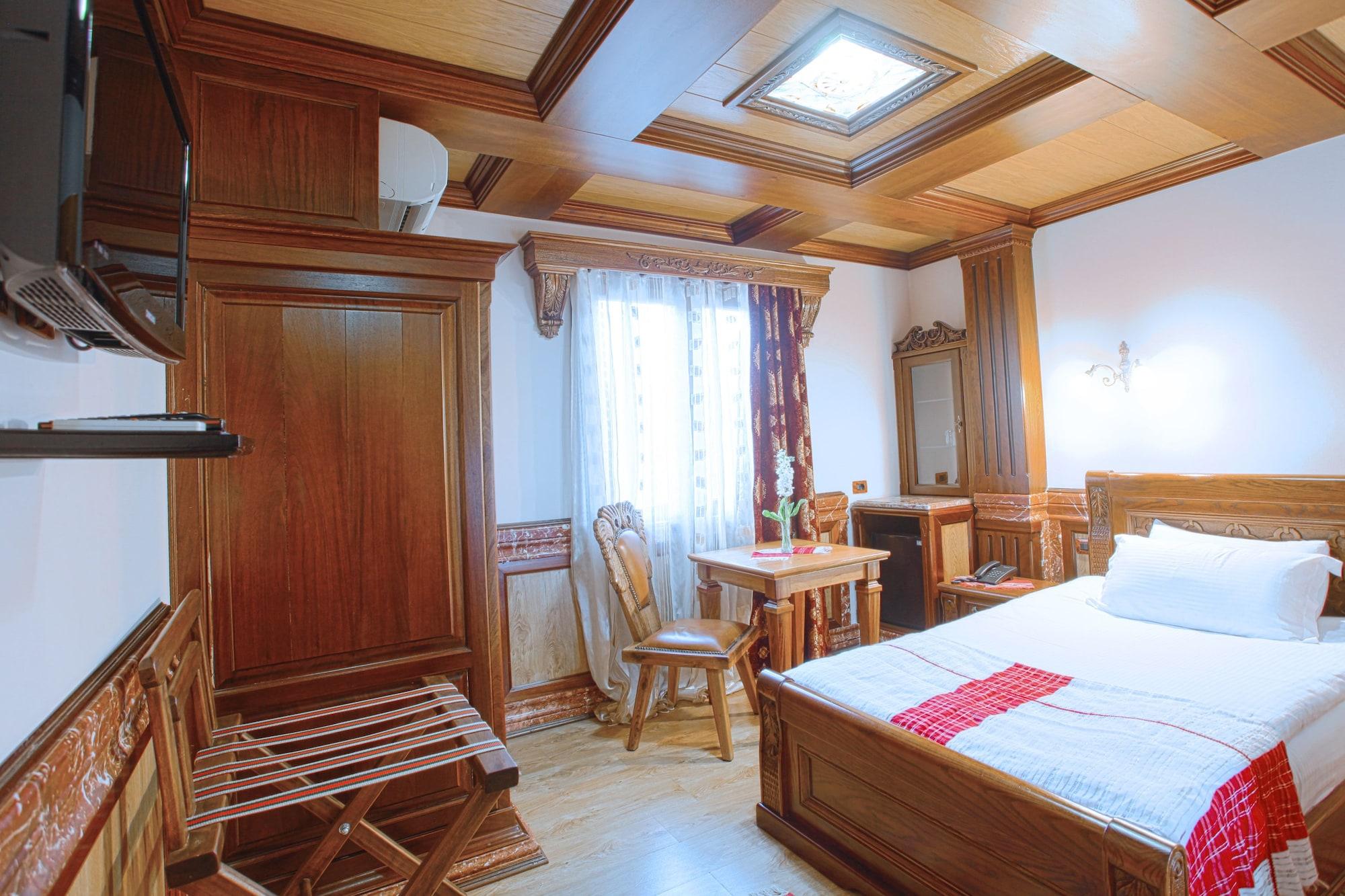 Brilant Antik Hotel Tirana Exterior photo